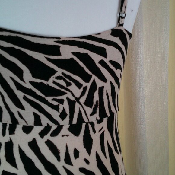 H&M Zebra Print Twist-Front Slip Dress – Black & Blush Size S - Picture 8 of 8
